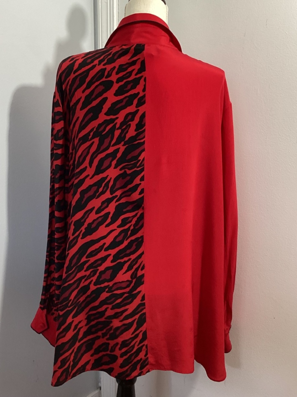VTG BOB MACKIE WEARABLE ART 3X SILK RED BLACK BLOUSE ASYMMETRICAL ZIBRA PRINT - Picture 10 of 14